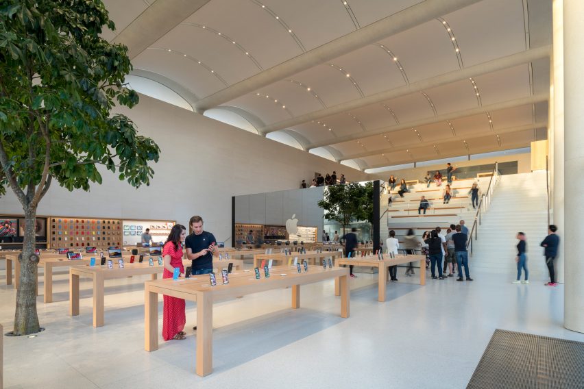 Apple Aventura by Foster + Partners