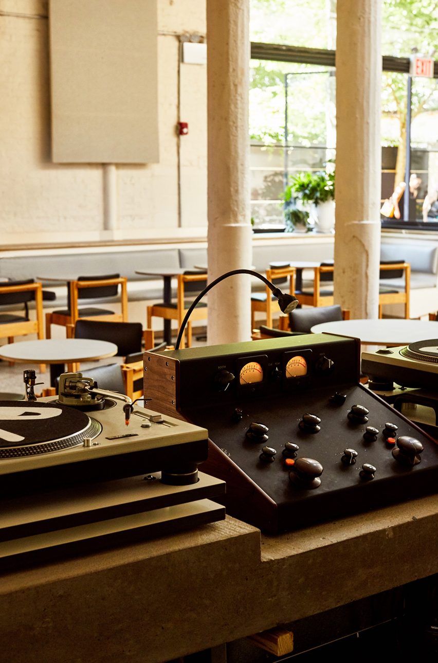 素食咖啡館空間設計，音樂驅動的社交空間