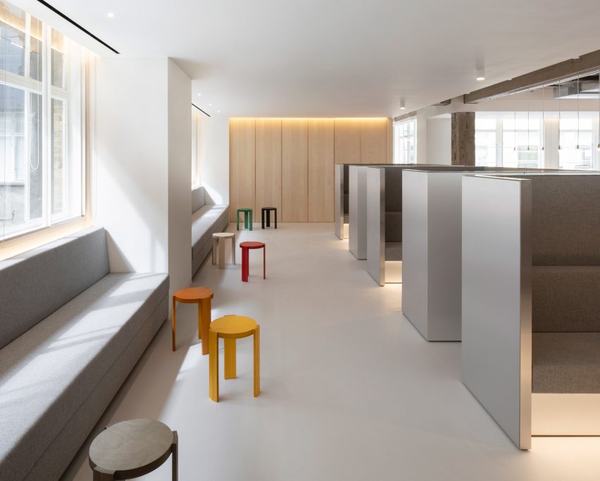 豪華百貨公司開放式辦公室空間設計，功能主導空間設計