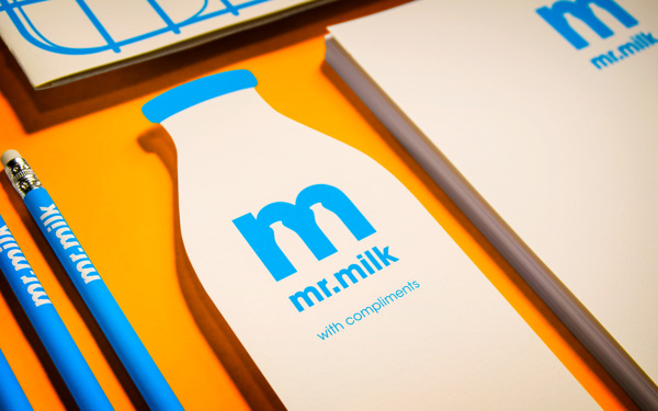 牛奶品牌负形logo设计技巧，经典logo设计手法
