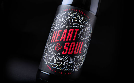 黑色大胆的啤酒品牌形象logo设计，瓶贴设计