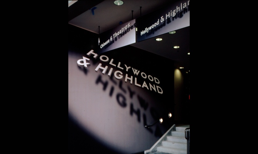 好莱坞Highland零售/娱乐综合体商场导视系统设计