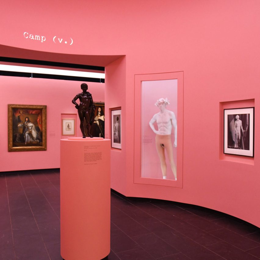 大都会博物馆展览展厅设计，与时尚相关的故事笔记