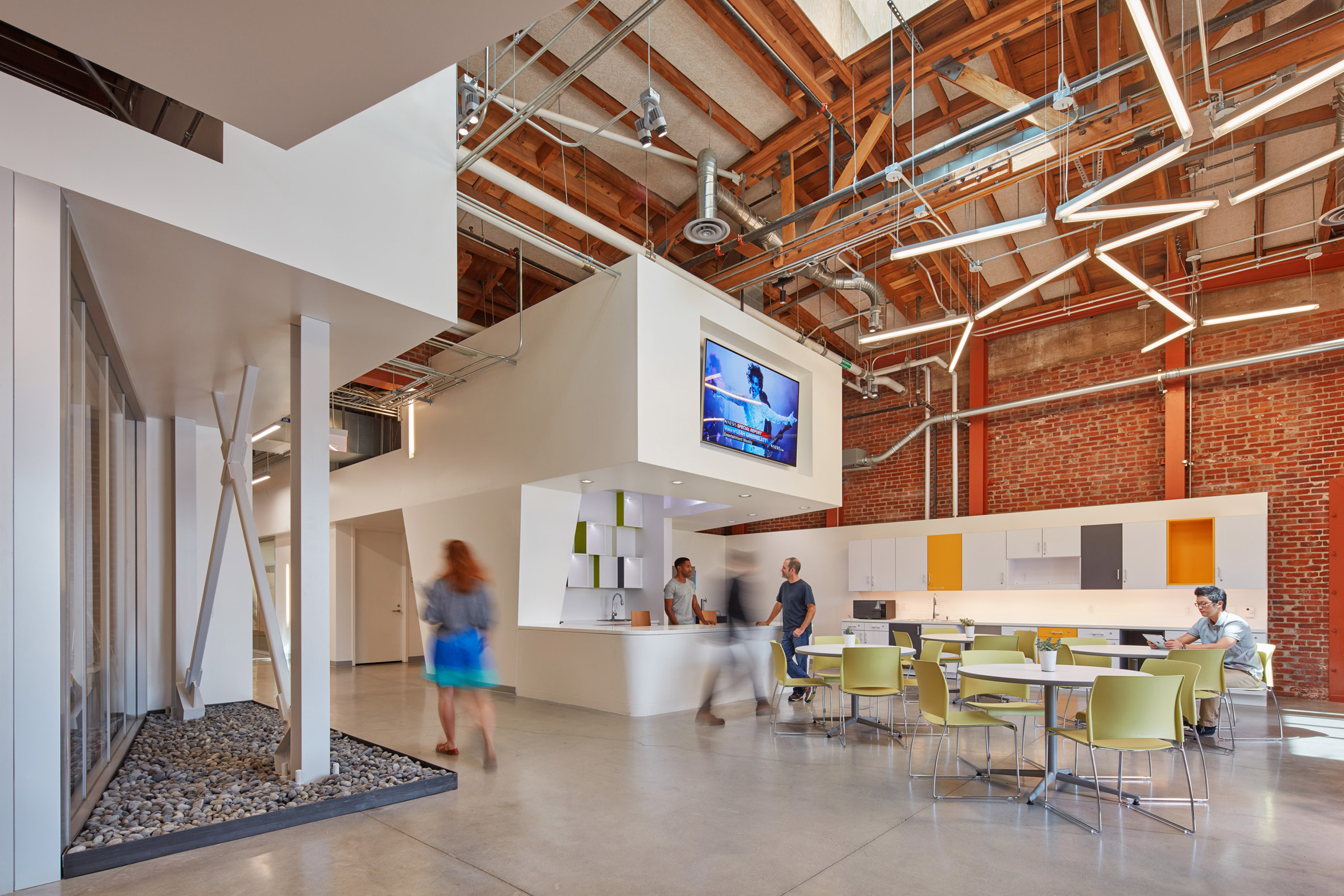 JFAK将洛杉矶仓库转化为清洁技术公司办公空间设计