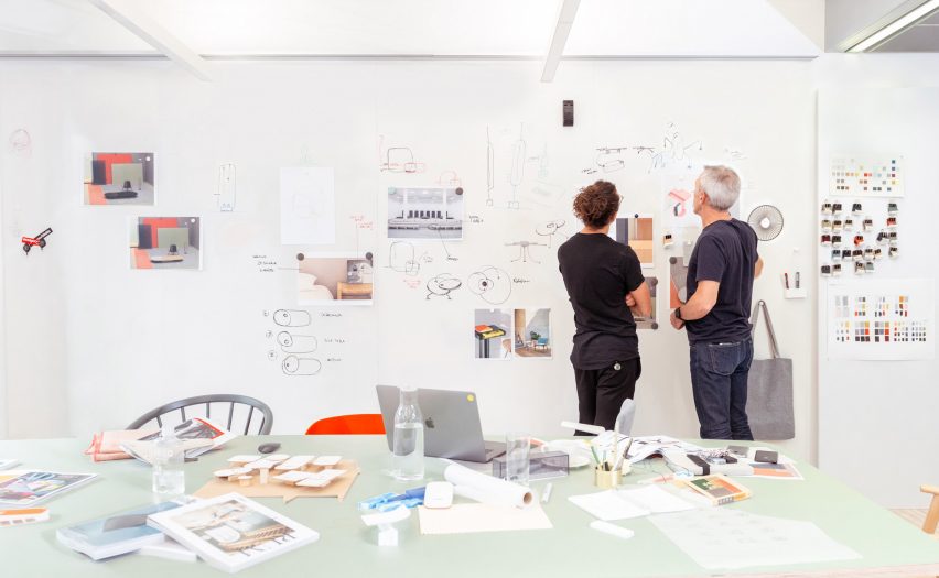 关于办公空间设计的谈话，讲述与工作相关的故事