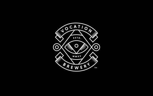 黑色大胆的啤酒品牌形象logo设计，瓶贴设计