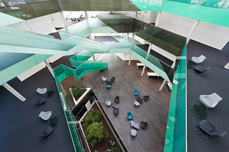 丹麦政府办公楼设计，展现高品质高效率开放亲民面貌