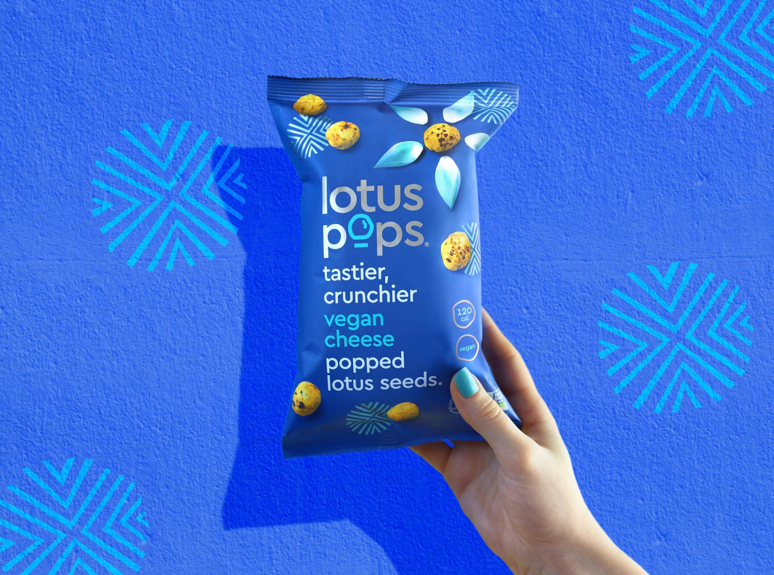 Lotus零食品牌logo设计，食品包装设计