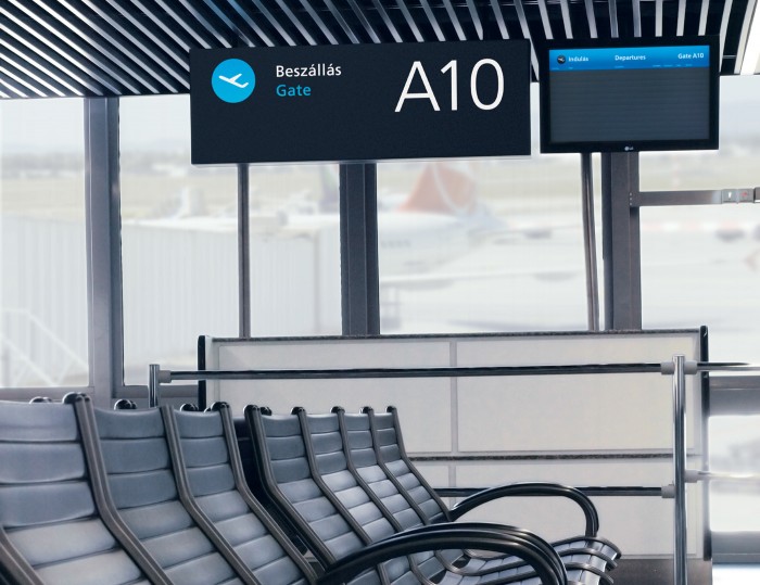 布达佩斯机场2号航站楼指示系统设计 © Auth Design,机场导视设计，机场标识，航站楼导视，航站楼标牌，EGD