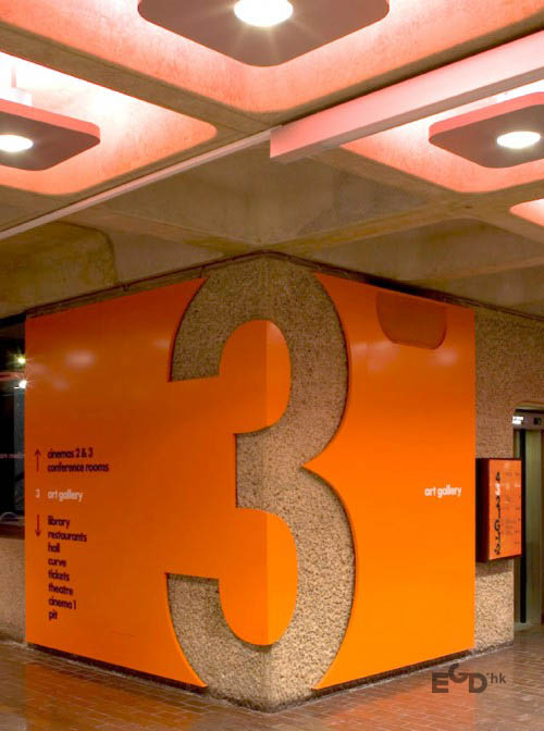 英国伦敦巴比肯艺术中心环境指示系统设计