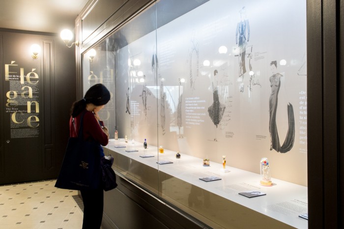 香水博物馆公共展览视觉系统设计 © Des Signes