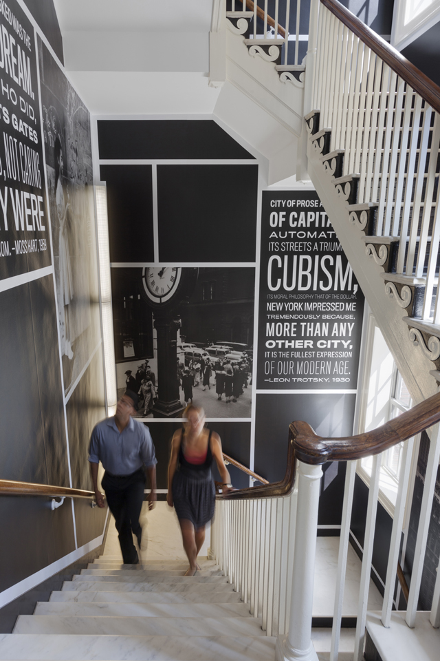 纽约市博物馆楼梯间图形设计 © pentagram五角星设计公司