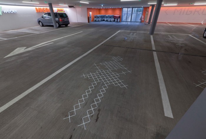 停车场图形设计及指示系统AREAL & PARKING WATTWIL SÜD © feinform