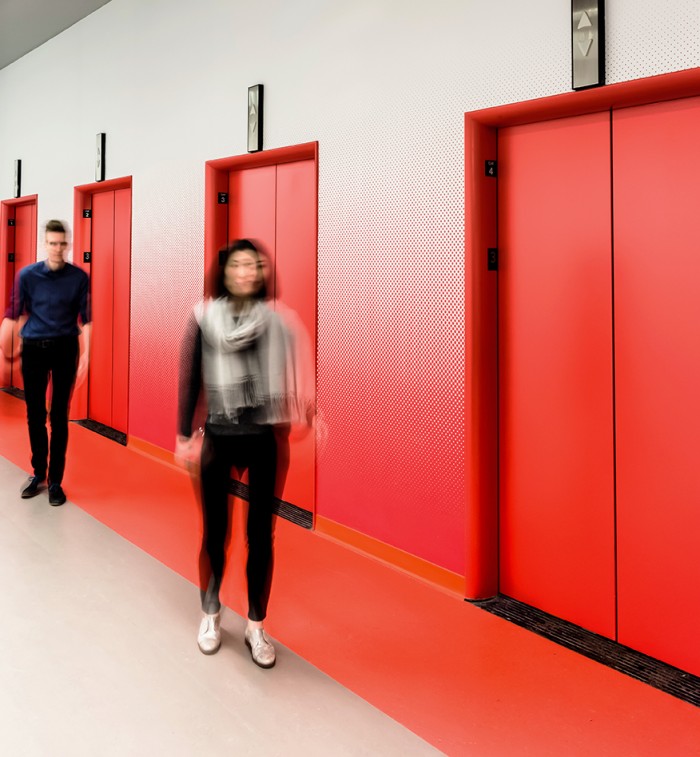 芝加哥艺术学院环境图形设计©Media Objectives