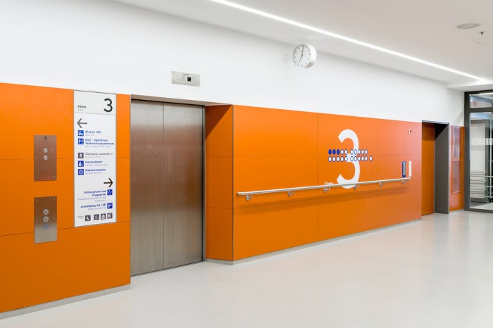 柏林夏洛特医院导视系统设计©moniteurs