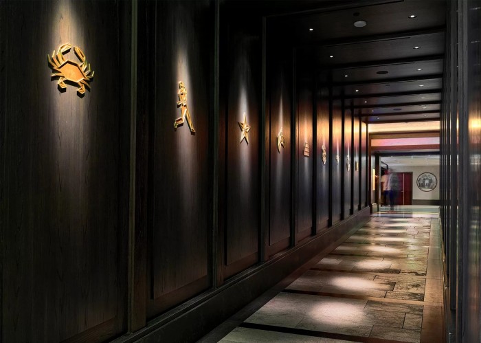 萨加摩尔潘德里酒店标识系统设计 © ashton-design